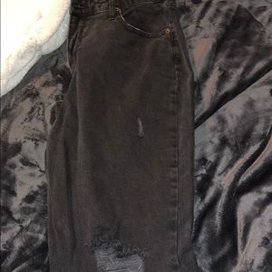 *BRAND NEW*Black ripped jeans